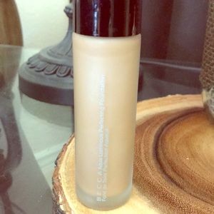 BECCA Aqua Luminous Perfecting Foundation